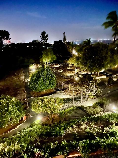 2073 Elevado Rd, Vista CA: https://media.crmls.org/mediaz/df95fe46-08f0-4847-95bd-e4fcdf11e6aa.jpg