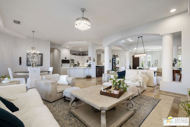 47925 Via Livorno, La Quinta CA: https://media.crmls.org/mediaz/df96055f-157d-4481-bd96-86c4e089f426.jpg