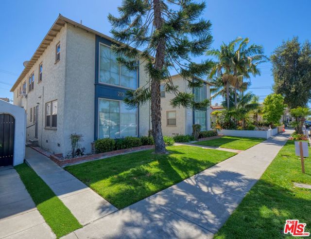 208 Granada Avenue, Long Beach, California 90803, ,Multi-Family,For Sale,Granada,24383333
