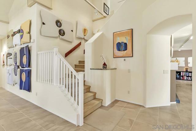 43054 Manchester Ct, Temecula CA: https://media.crmls.org/mediaz/df96451c-324a-4cc4-9e12-cd41775b09ff.jpg