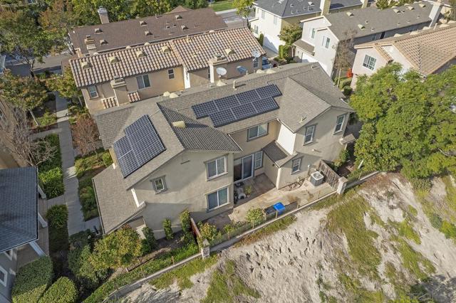 1670 Grasshopper Ln, Chula Vista CA: https://media.crmls.org/mediaz/df9699e4-7187-4b3d-9c27-0beffc8690b0.jpg