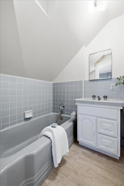 101 Glen Ridge Avenue, Los Gatos CA: https://media.crmls.org/mediaz/df97b543-746b-4728-9f6c-1471b0469449.jpg