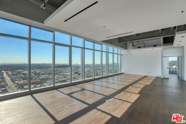 1480 VINE Street, Los Angeles CA: https://media.crmls.org/mediaz/df99050d-ef56-41fb-a821-49b73b5f305c.jpg