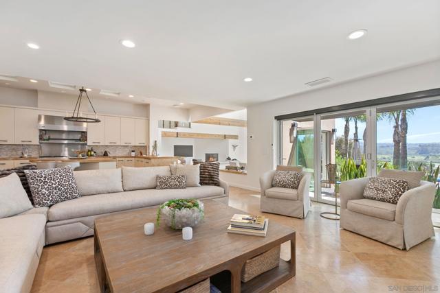 14817 Arroyo Rosita, Rancho Santa Fe CA: https://media.crmls.org/mediaz/df993196-3289-42be-b746-8e956b0aebbc.jpg