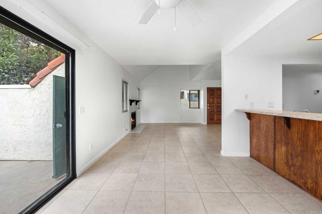 Detail Gallery Image 25 of 30 For 337 N Melrose Dr #E,  Vista,  CA 92083 - 2 Beds | 2 Baths