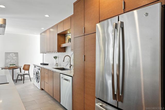 222 Quince St, San Diego CA: https://media.crmls.org/mediaz/df99d397-62c1-4e16-b679-912f1d21e289.jpg