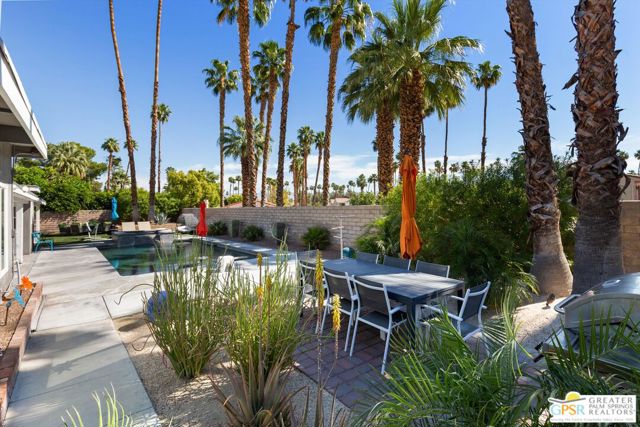 1186 S San Joaquin Drive, Palm Springs CA: https://media.crmls.org/mediaz/df9a3459-d090-48f9-a9bd-b58c94408a73.jpg