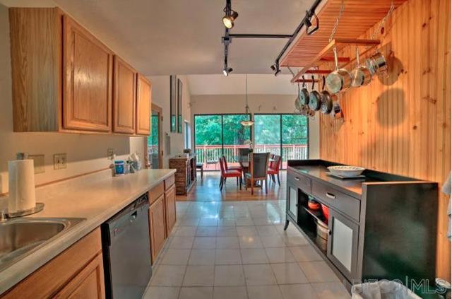 16885 Laurel Road, Los Gatos CA: https://media.crmls.org/mediaz/df9ae217-932f-40ea-8692-ef7e70807cf9.jpg