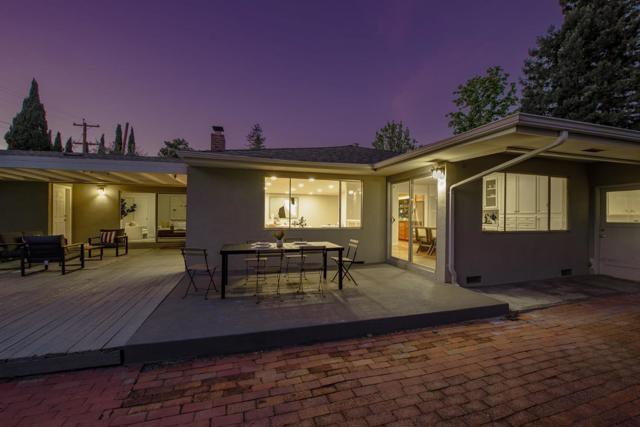 171 E Creek Drive, Menlo Park CA: https://media.crmls.org/mediaz/df9b66dd-a2d8-4188-b054-7cbd0387a2f1.jpg