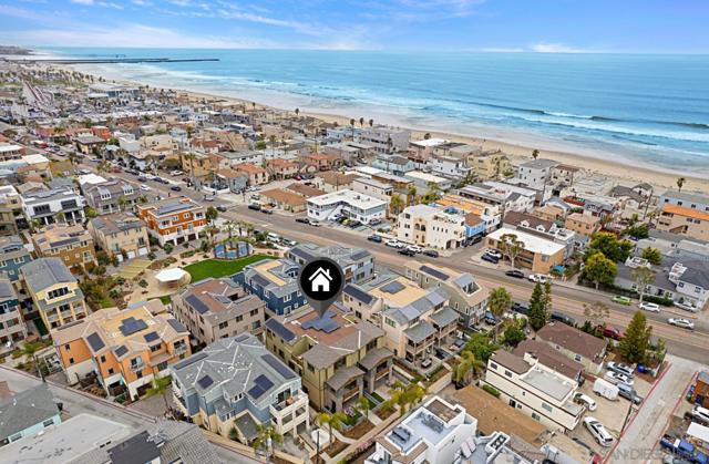 819 Kennebeck Ct, San Diego CA: https://media.crmls.org/mediaz/df9c63ac-2051-431f-b2a4-a916011b5b9e.jpg