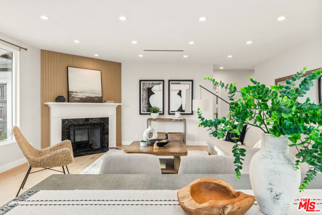 4240 Chase Avenue, Los Angeles CA: https://media.crmls.org/mediaz/df9caf84-39d7-4bc1-a202-07e29f06eea5.jpg