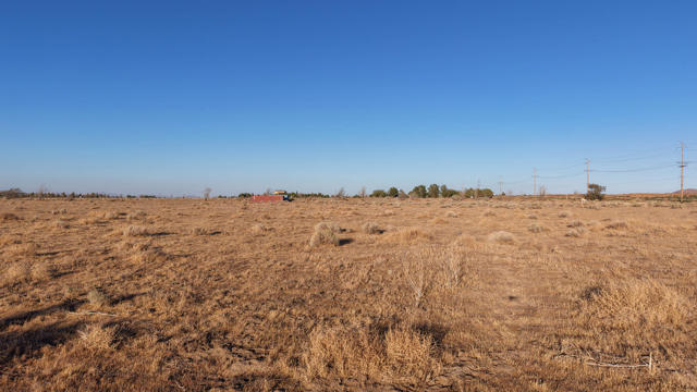 31 Ave C 15, Fairmont CA: https://media.crmls.org/mediaz/df9d0302-8795-48e3-b730-99a8b8a6486a.jpg