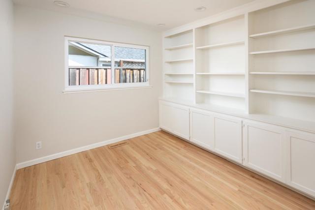 1040 Russell Avenue, Los Altos CA: https://media.crmls.org/mediaz/df9db01c-29e9-4262-951c-60f184253718.jpg