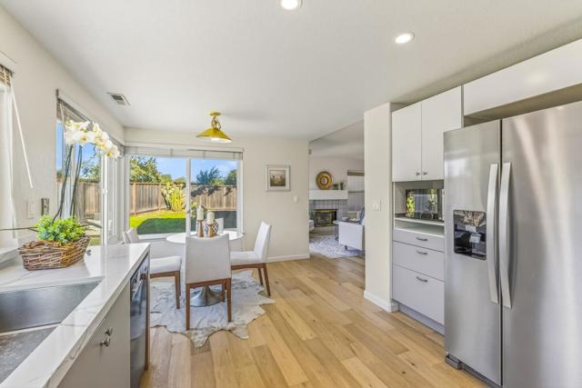 3245 Estrella Del Mar Way, Marina CA: https://media.crmls.org/mediaz/df9e3b1a-2655-4878-ac55-aa9c1bb2262c.jpg