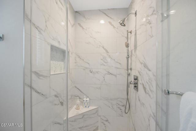 3109 E Hillcrest Drive, Westlake Village CA: https://media.crmls.org/mediaz/df9e5657-80e3-4ac3-b781-e2c90df4f01c.jpg