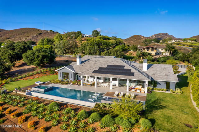 2111 High Knoll Circle, Thousand Oaks CA: https://media.crmls.org/mediaz/df9ea425-c74e-4990-aced-8cebf2b9decd.jpg