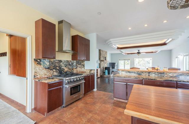 383 Corral De Tierra Road, Salinas CA: https://media.crmls.org/mediaz/df9ec7a8-1c34-4a91-a98e-8c8db83ba2d9.jpg