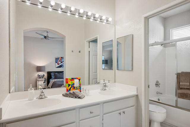 642 E Daisy Street, Palm Springs CA: https://media.crmls.org/mediaz/df9efbfa-b526-441a-a2d1-b52d355cd025.jpg