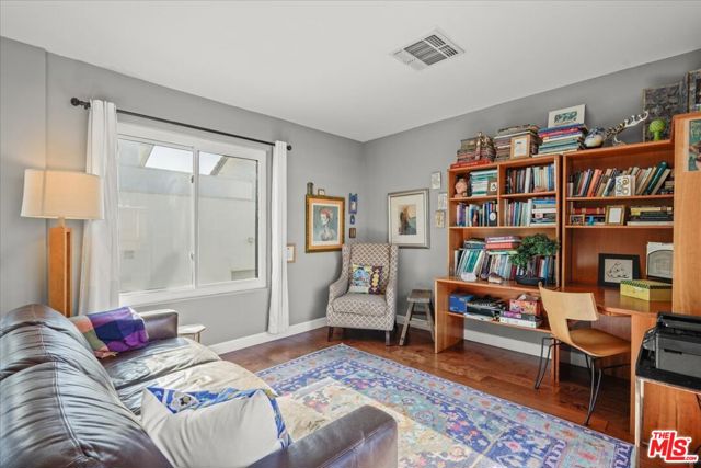 12938 Valleyheart Drive, Studio City CA: https://media.crmls.org/mediaz/df9f902d-2b88-4d32-ad16-247a8b0f3f2c.jpg