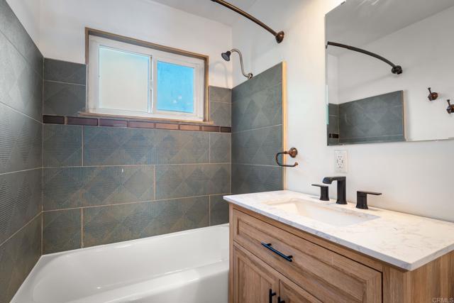 406 26 S Grape St, Escondido CA: https://media.crmls.org/mediaz/df9faebb-1dc2-4e05-afd9-50477f0cd374.jpg