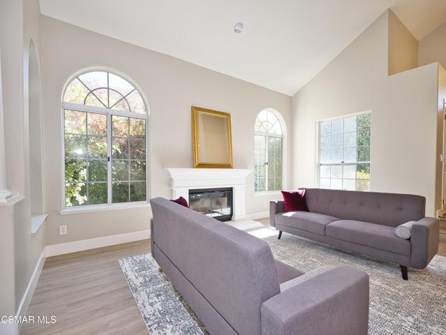 2461 Kirsten Lee Drive, Westlake Village CA: https://media.crmls.org/mediaz/df9fd829-4fd3-4466-a737-026f77164499.jpg