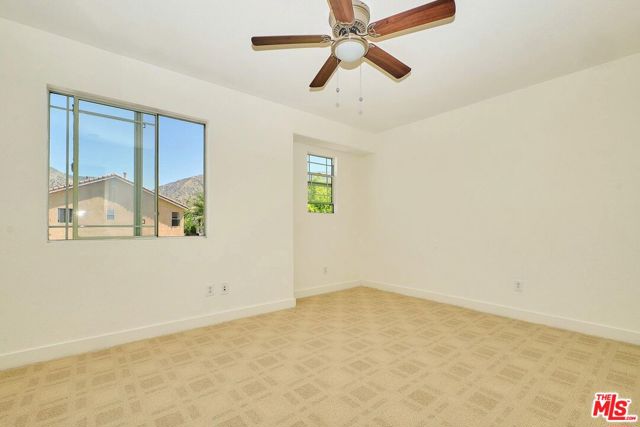12512 Valley Vista Way, Sylmar CA: https://media.crmls.org/mediaz/dfa01d7f-4ac1-4e11-978c-0b6bf8359393.jpg