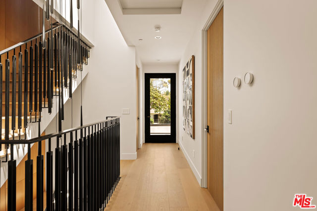 7543 Denrock Avenue, Los Angeles CA: https://media.crmls.org/mediaz/dfa02aae-7b4a-4011-9f02-2c9e4b5d53c6.jpg