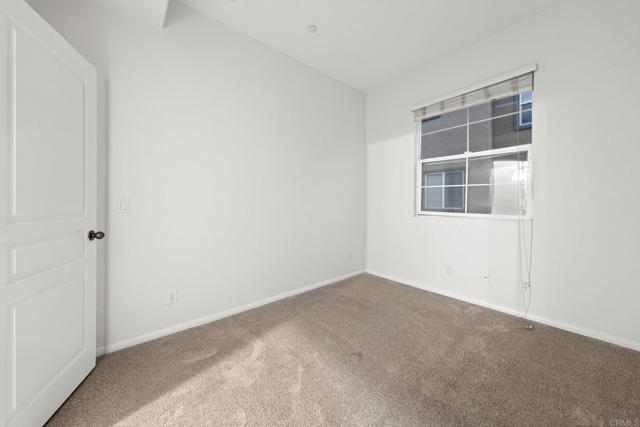 Image 10 of 32 For 728 Kellogg Street