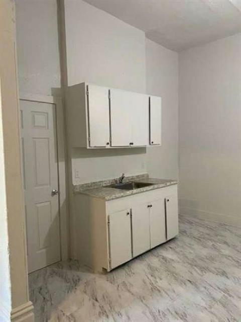 111 W Poplar Street, Stockton CA: https://media.crmls.org/mediaz/dfa09aa3-26b9-4b7f-b18b-07ce07a96878.jpg