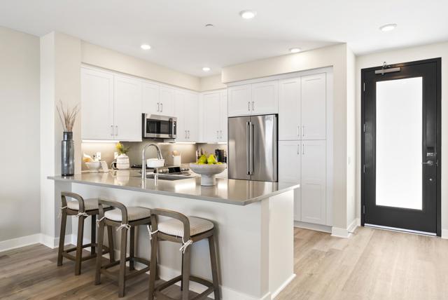 Detail Gallery Image 9 of 34 For 1105 S. Cleveland Street #311,  Oceanside,  CA 92054 - 1 Beds | 1 Baths