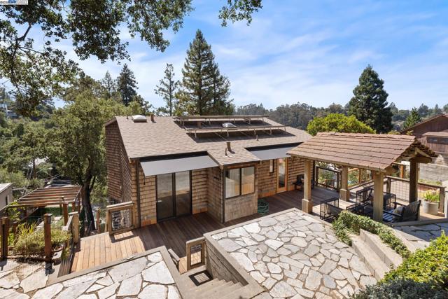 5708 Colton Blvd, Oakland CA: https://media.crmls.org/mediaz/dfa14592-9269-46a3-a12f-f5a22e57b6d5.jpg