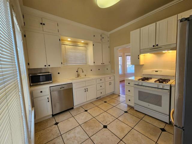 59 S 11th Street, San Jose CA: https://media.crmls.org/mediaz/dfa1bee7-0872-4af4-9640-cd10d4c8ee5a.jpg