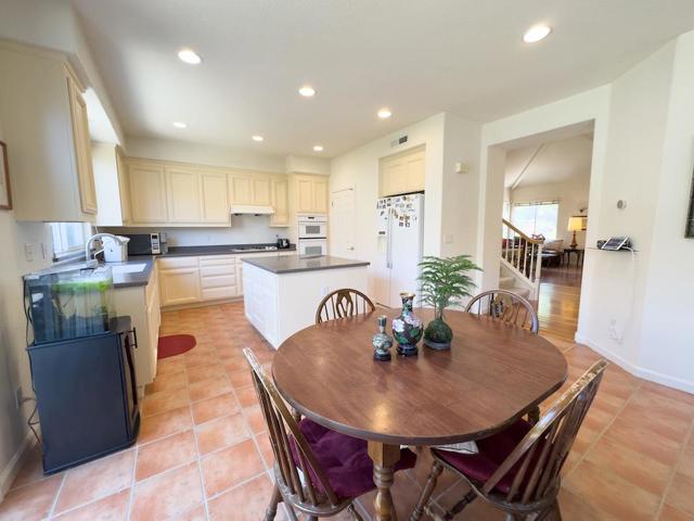 1675 Via Cortina, San Jose CA: https://media.crmls.org/mediaz/dfa213b7-b35d-4bd7-8f9d-6c85eb33f696.jpg