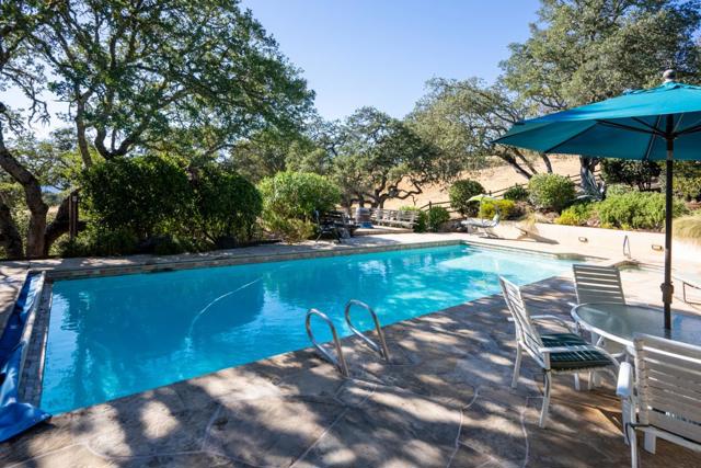 31 Asoleado Place, Carmel Valley CA: https://media.crmls.org/mediaz/dfa34b36-dbfd-4eae-94b5-df7be685eb5f.jpg