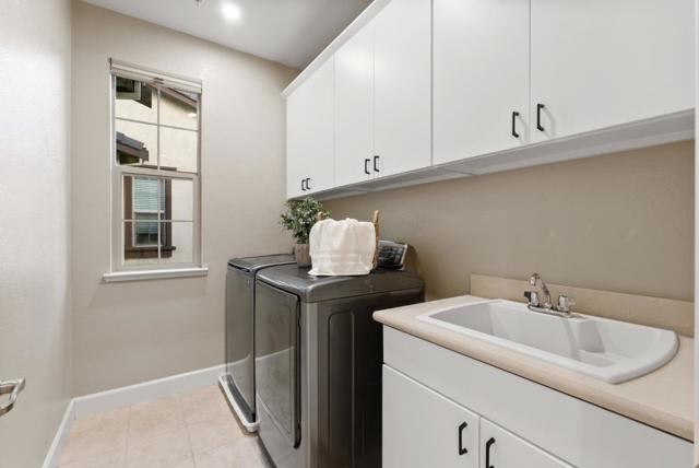 355 Crestview Circle, Daly City CA: https://media.crmls.org/mediaz/dfa372df-a381-4ad8-8ceb-ea3b12337e73.jpg