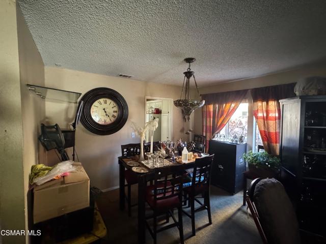 1459 Willowbrook Lane, Simi Valley CA: https://media.crmls.org/mediaz/dfa4ba6b-dafb-438f-87df-4f83d1636373.jpg