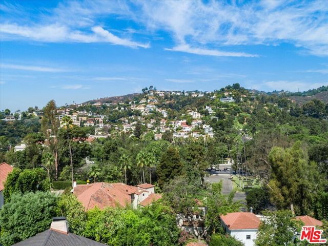 6722 Whitley Terrace, Los Angeles, California 90068, 3 Bedrooms Bedrooms, ,2 BathroomsBathrooms,Single Family Residence,For Sale,Whitley,25495923