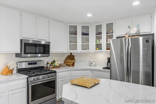 1528 Hendrix Pl, Chula Vista CA: https://media.crmls.org/mediaz/dfa5b30d-f447-4fa9-857f-b2ce2bb9e4a5.jpg