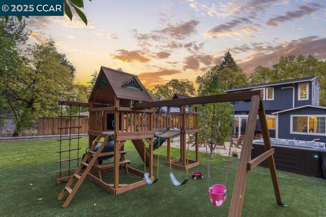 1806 Newell Ave, Walnut Creek CA: https://media.crmls.org/mediaz/dfa6b949-e572-4527-ae58-cd7191bf78f7.jpg