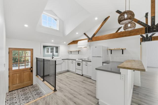 1353 Edgewood Road, Redwood City CA: https://media.crmls.org/mediaz/dfa6d1bd-88c4-42e8-b14f-9a620f5a8241.jpg