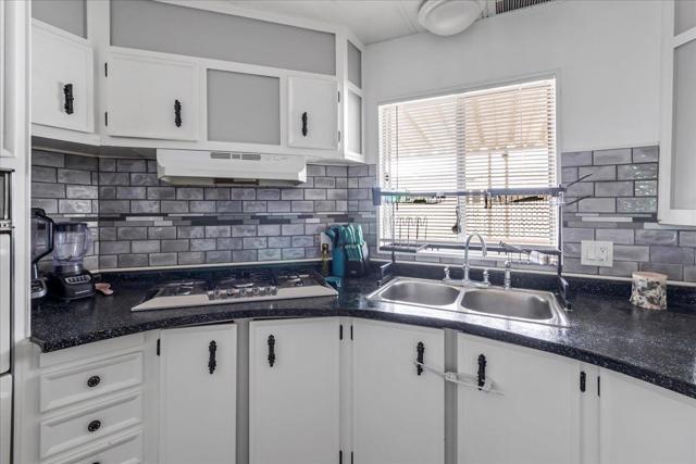 66 Contento Dr, Watsonville CA: https://media.crmls.org/mediaz/dfa773e4-46eb-4382-a580-68bf09410e57.jpg