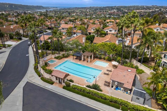 7045 Via Cabana, Carlsbad CA: https://media.crmls.org/mediaz/dfa7ebb2-cafb-4d59-ae0f-95f4e95bd573.jpg