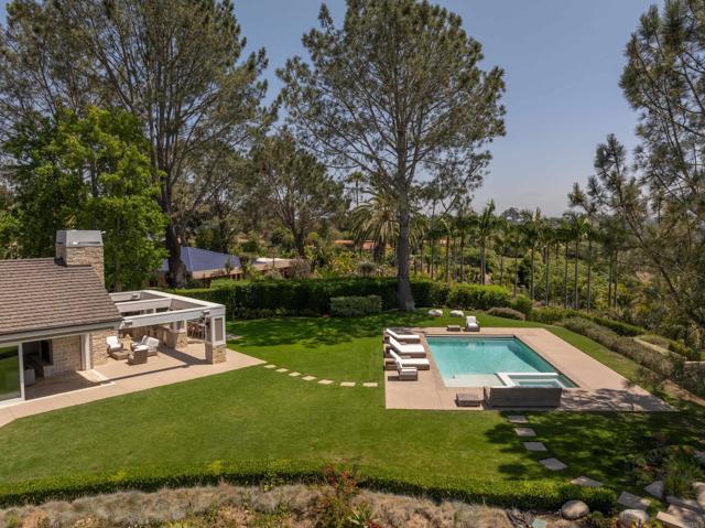 3035 Paseo Cielo, Rancho Santa Fe CA: https://media.crmls.org/mediaz/dfa86d9b-c379-41ea-a721-1fc6ef37cf3d.jpg