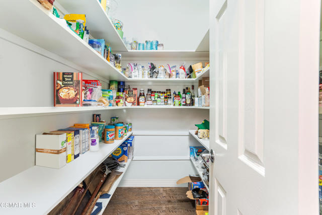 775 Parmenter Avenue, Thousand Oaks CA: https://media.crmls.org/mediaz/dfa8e94a-3a7a-4c33-9eea-f28ffd8d39cc.jpg