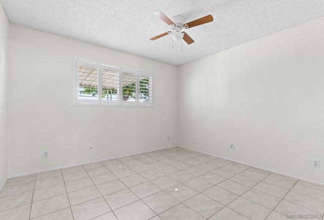 3511 Badillo Rd, San Marcos CA: https://media.crmls.org/mediaz/dfa985f9-b1de-4095-922d-dcb0d70ec2bd.jpg