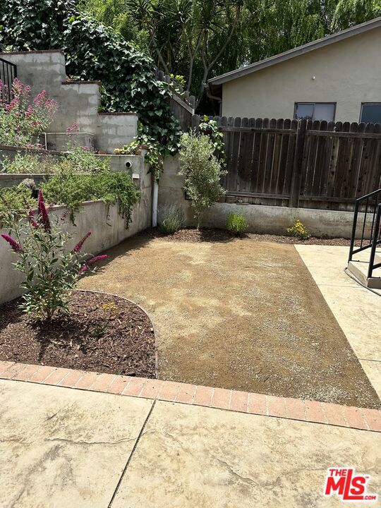 4188 Division Street, Los Angeles CA: https://media.crmls.org/mediaz/dfab552b-ad0b-447f-8be8-8571fa894592.jpg