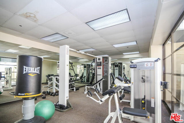 600 W 9Th Street, Los Angeles CA: https://media.crmls.org/mediaz/dfabb894-0cff-4593-b6c5-99757017f3e2.jpg