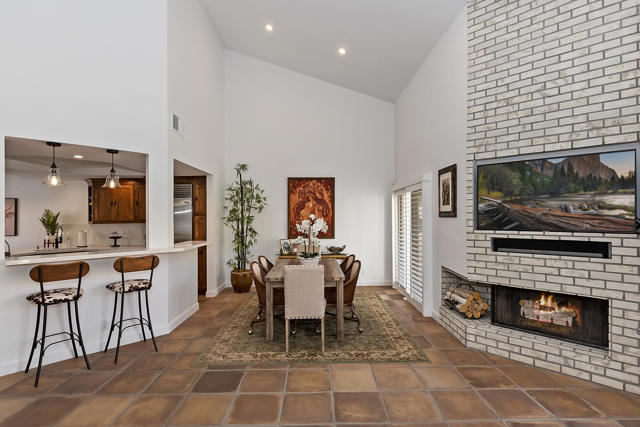 011_Dining Area