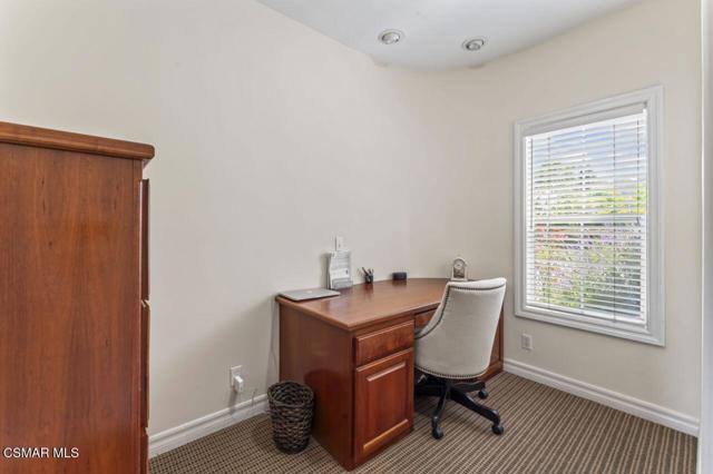 10885 Citrus Drive, Moorpark CA: https://media.crmls.org/mediaz/dfacf9f2-8051-4a88-ac0b-9d00b06402b6.jpg