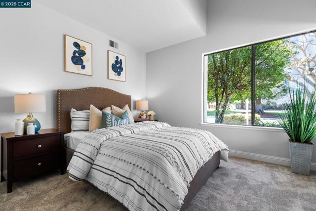 4360 Peregrine Way, Fremont CA: https://media.crmls.org/mediaz/dfad316a-e657-4a41-bcfe-4464462be115.jpg